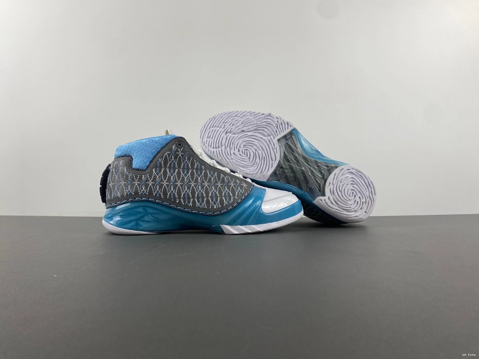 Premier Air 318474-151 23  Jordan 'Titanium'  0110